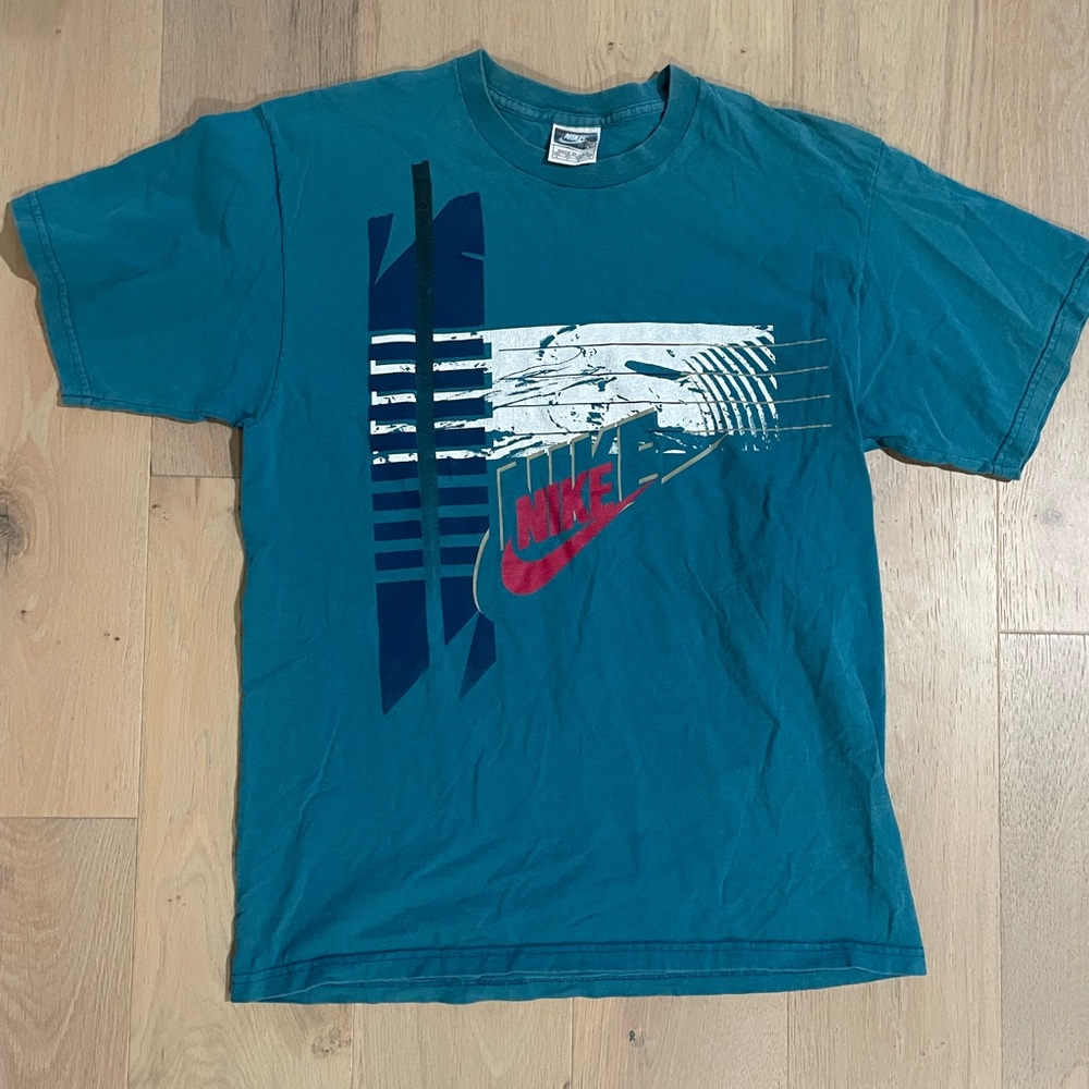 Vintage Y2K Nike T-shirt